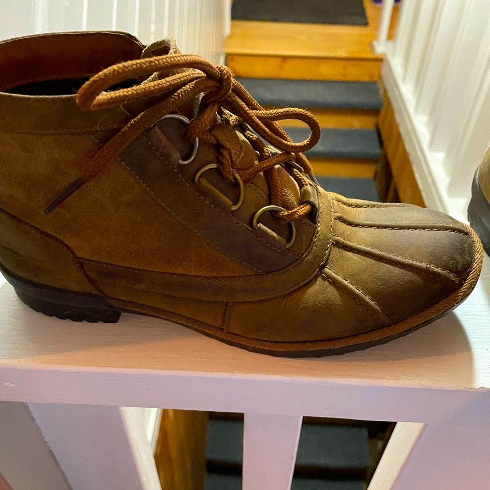 Size 8 Women’s Waterproof UGG boots